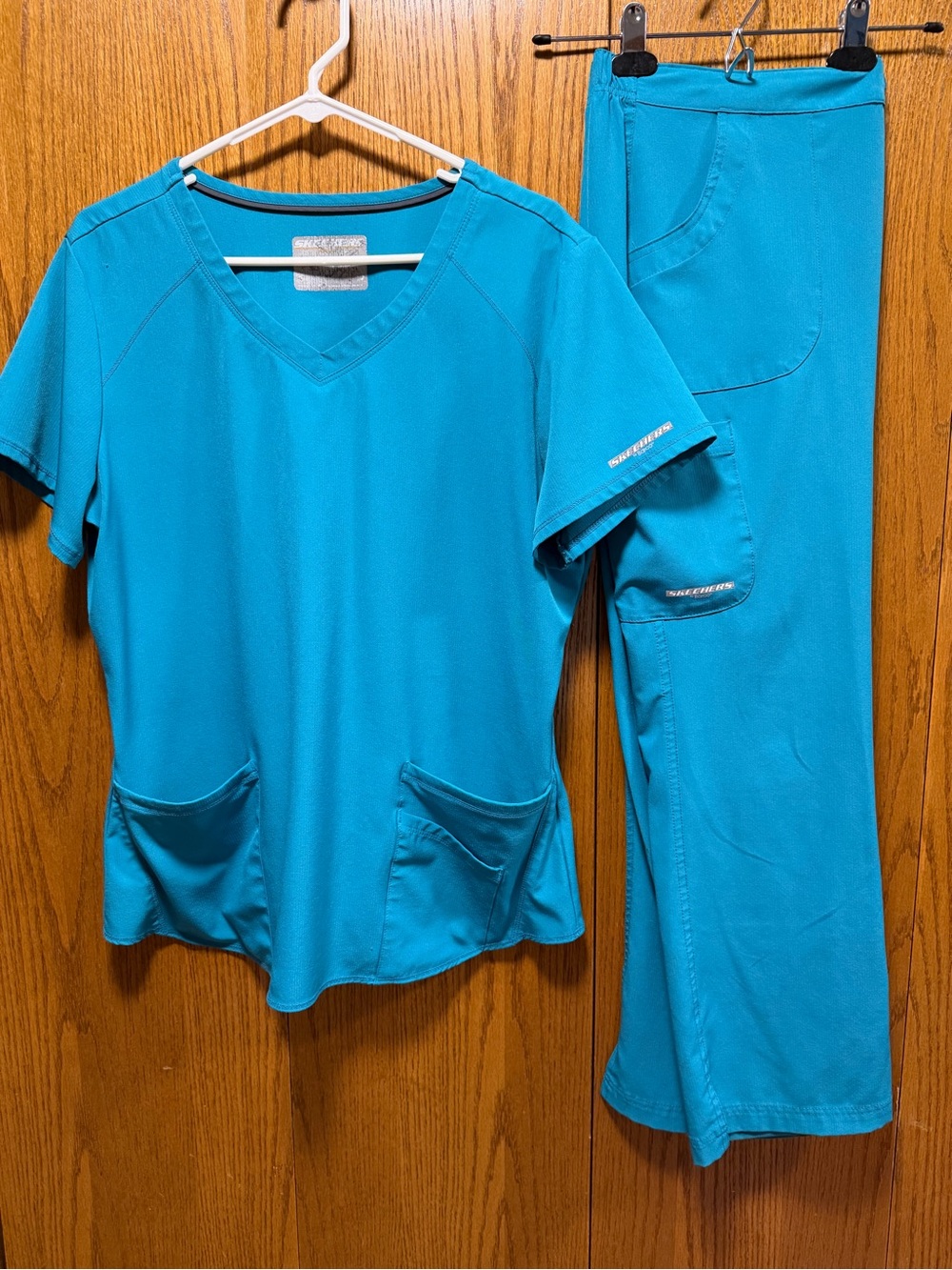 Barco Sketchers Women's Teal Medium Petite Length Scrub Set